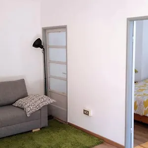 bilocale-nel-cuore-di-genova.hotelitalianriviera.com/